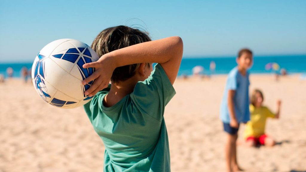 Desfrutando o Sol e a Areia: Brincadeiras e Atividades para Fazer na Praia